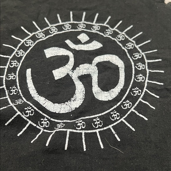 # 0821+ Unisex Yoga handmade T-Shirt W/ White Om Aum Symbols, & WHT Art Logo - Picture 5 of 5